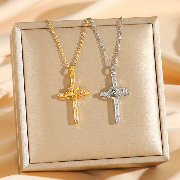 5 Ways to Style Your Favorite Necklace